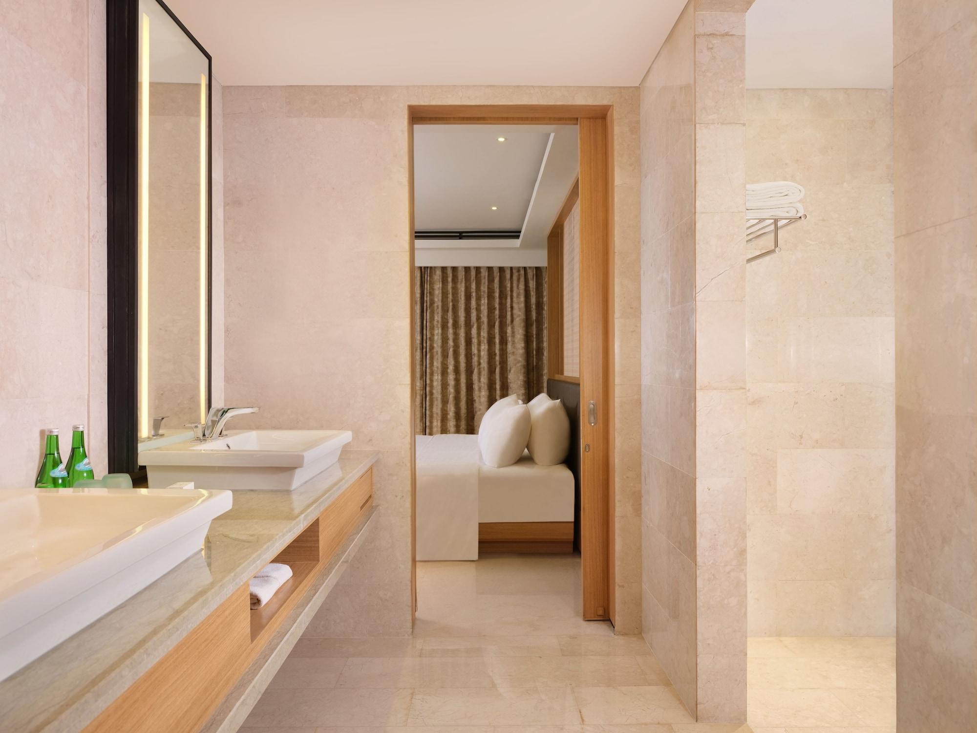 Hotel Santika Premiere Bandara Palembang Exterior foto