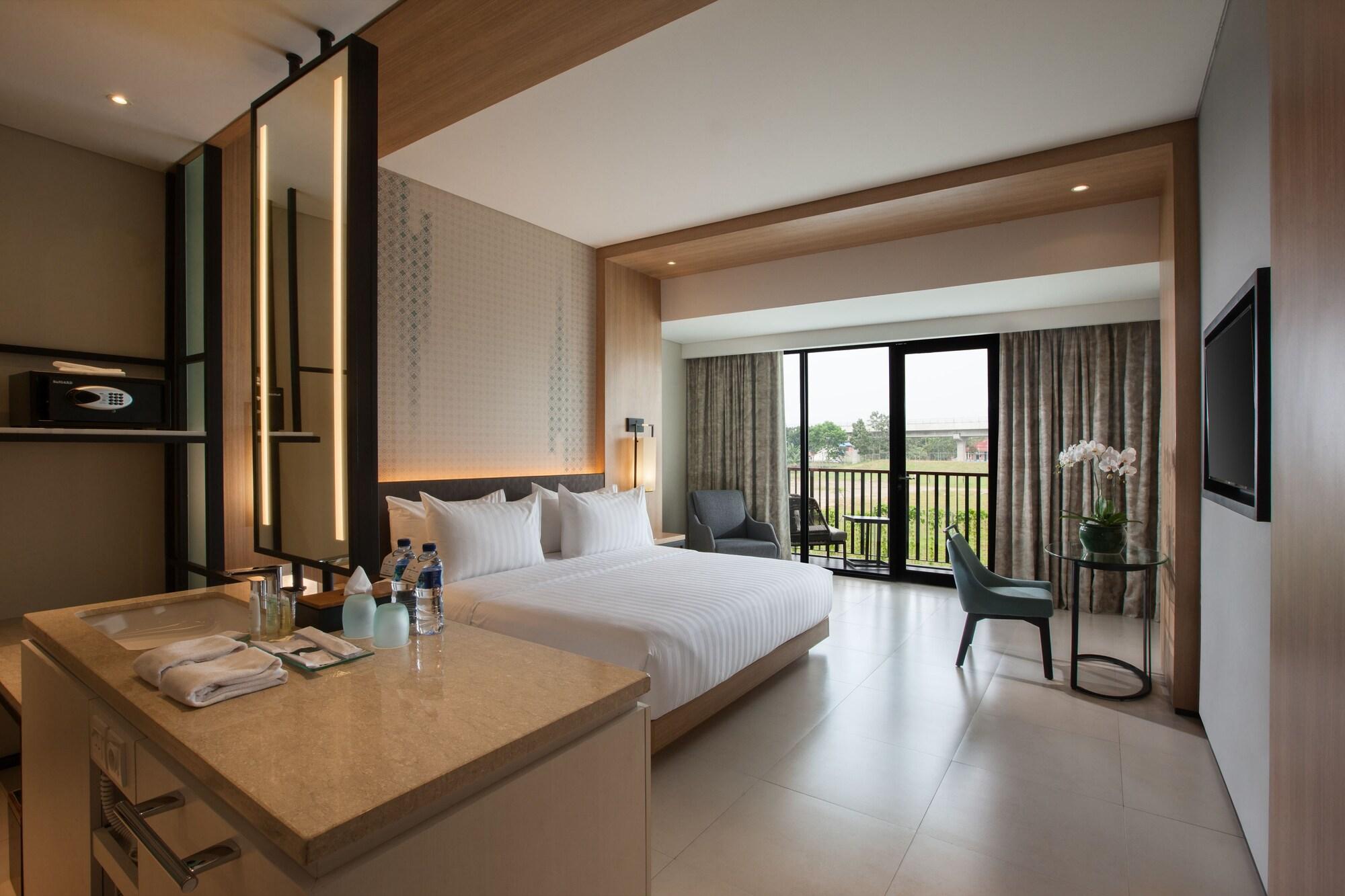 Hotel Santika Premiere Bandara Palembang Exterior foto