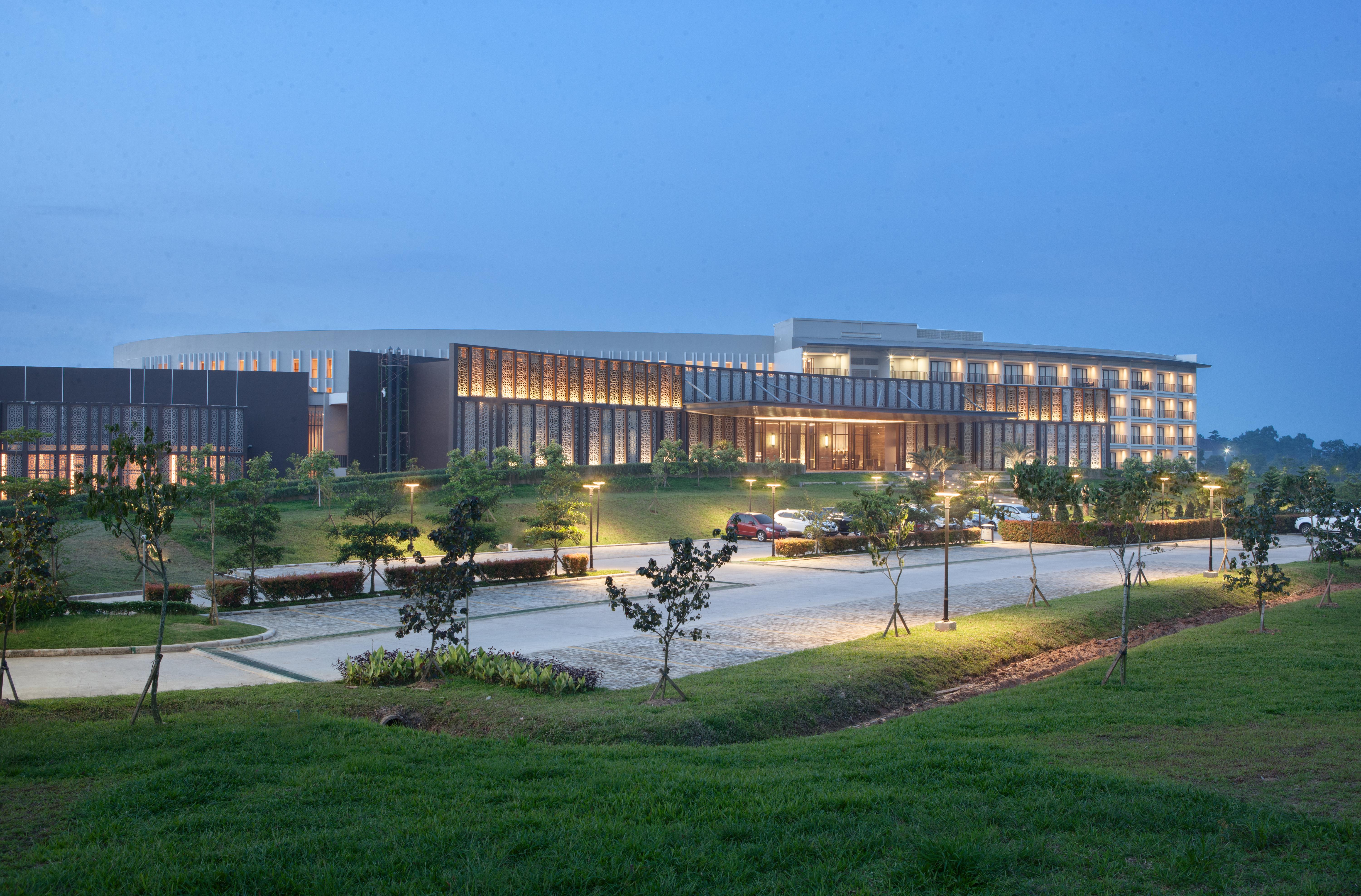 Hotel Santika Premiere Bandara Palembang Exterior foto